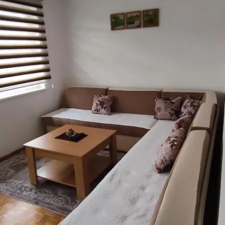 Mali Slatki Dom Za Vas Tuzla